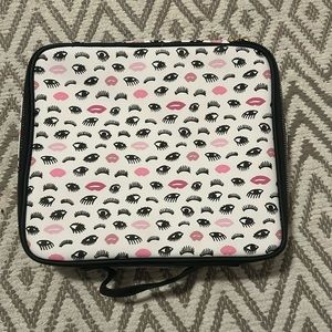 Studio Oh! Travel Makeup Organizer